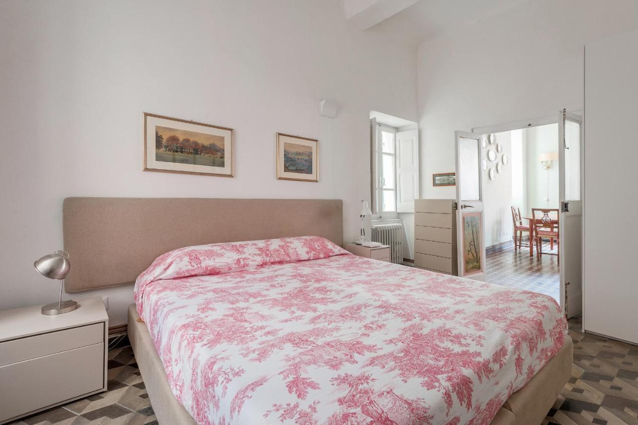 Marina Apartment, Unique, Authentic, Beachfront, 2 Aircondo Bdr , 2Bht, Easy To Train Or From Private Parking Вернаца Екстериор снимка