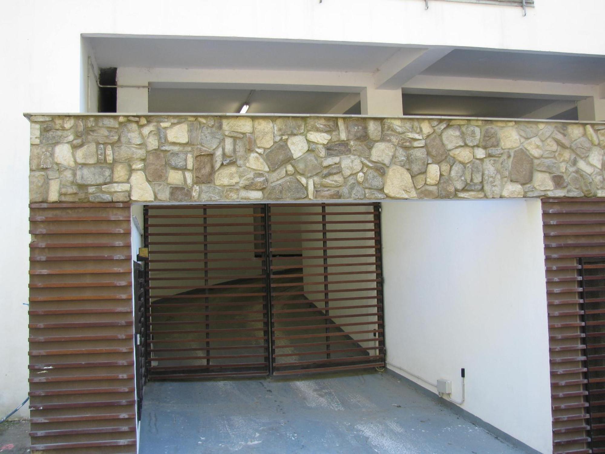 Marina Apartment, Unique, Authentic, Beachfront, 2 Aircondo Bdr , 2Bht, Easy To Train Or From Private Parking Вернаца Екстериор снимка
